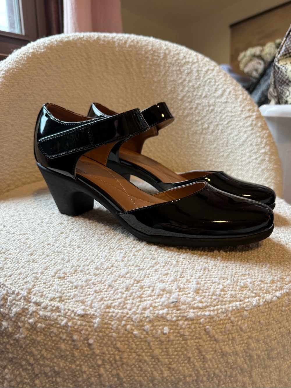 Easy Spirit Black Patent Leather Mary Jane Block Heel Pumps Size 9M